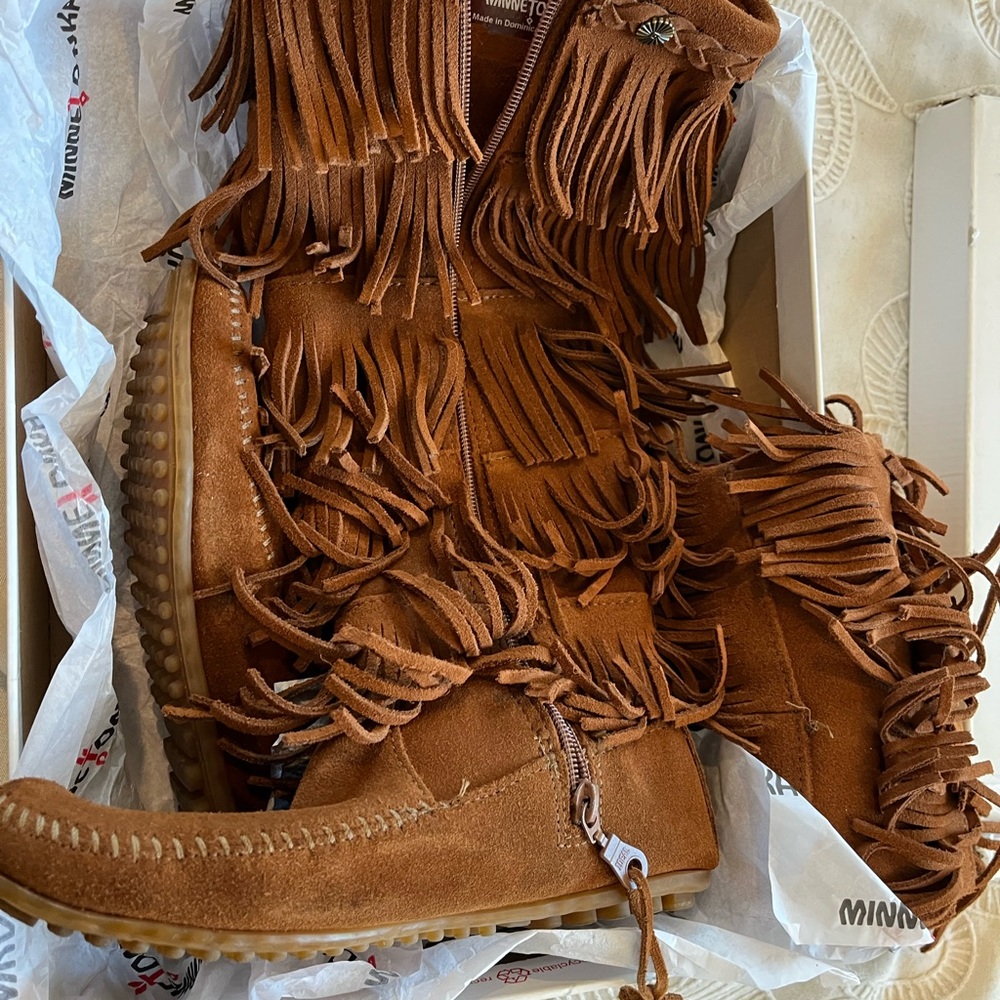 Minnetonka Tall Moccasin Boots Size 7